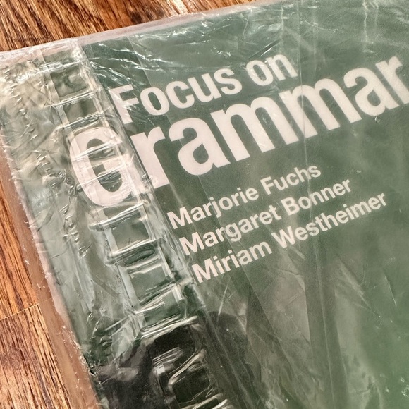 🆕 Focus on Grammar 3 with MyEnglishLab (5th Edition)
5th Edition - Picture 4 of 11